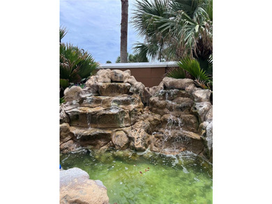 This 3 bed 2-1/2 bath condo in Surf Club III is in excellent - photo 27