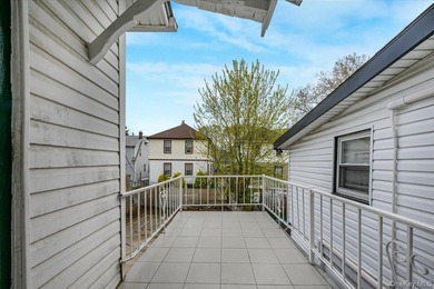 Legal one dwelling detached home in the Bronx featuring 3 - photo 27