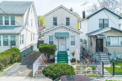 Legal one dwelling detached home in the Bronx featuring 3 - photo 30