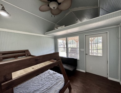 Charming Southside Cabin!
SG 17 Lake Cherokee - photo 17