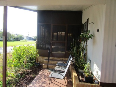 This lovely 2 bedroom 2 bath home has had many updates in the - photo 3