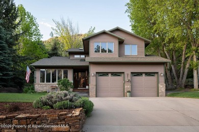 Views, Space & No HOA This Glenwood Springs home checks a lot of - photo 2