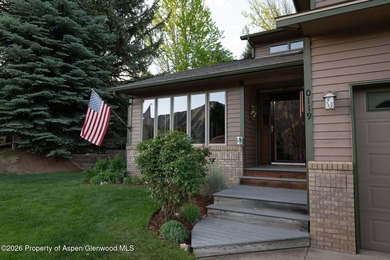 Views, Space & No HOA This Glenwood Springs home checks a lot of - photo 3