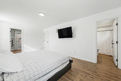 Welcome to 39 Shoreline Road in the highly sought-after Silver - photo 21
