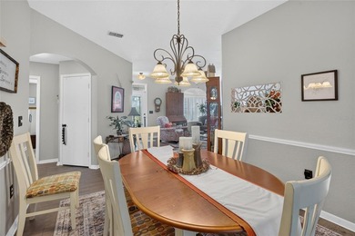 Under contract-accepting backup offers. Welcome to this - photo 11