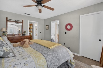 Under contract-accepting backup offers. Welcome to this - photo 25