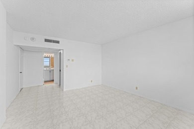 Stunning condominium in beautiful Boca Raton at the Patrician - photo 28