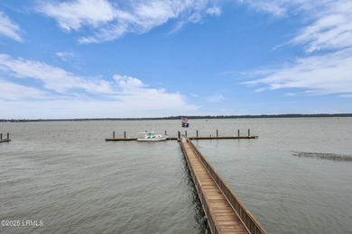 Enjoy refined Lowcountry living in this beautifully updated - photo 2