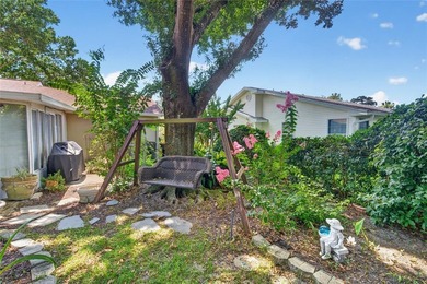 Under contract-accepting backup offers. Welcome to this - photo 32