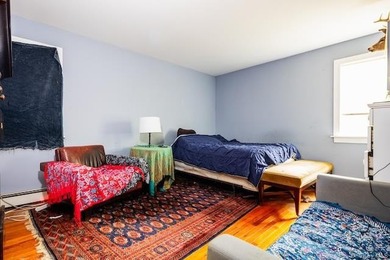 This in-line ranch has three bedrooms and one bathroom. The big - photo 7