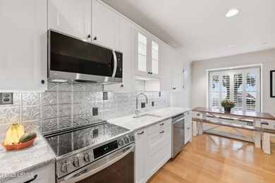 Enjoy refined Lowcountry living in this beautifully updated - photo 9