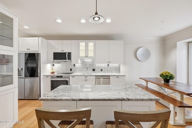 Enjoy refined Lowcountry living in this beautifully updated - photo 10
