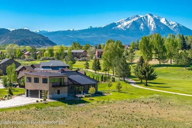 This beautiful, near new, 3,206 square foot home sits on a - photo 1