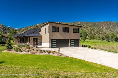 This beautiful, near new, 3,206 square foot home sits on a - photo 2