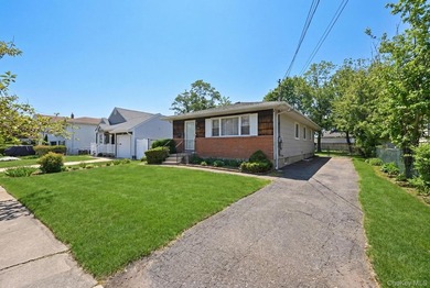 3-bedroom ranch offering 2 full bathrooms, a full finished - photo 3
