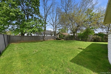 3-bedroom ranch offering 2 full bathrooms, a full finished - photo 6