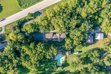 Unique Walk out Ranch Home on Two Waterfront Lots + Private - photo 3