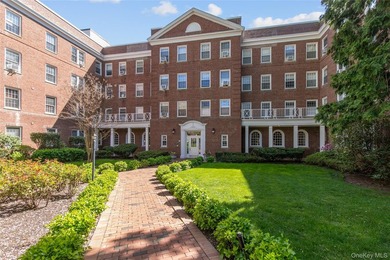 Welcome to this elegant, move in ready, 2-bedroom, 1-bathroom - photo 1