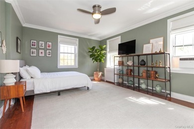 Welcome to this elegant, move in ready, 2-bedroom, 1-bathroom - photo 7