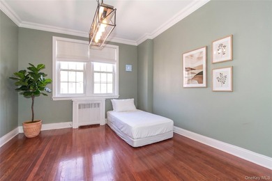 Welcome to this elegant, move in ready, 2-bedroom, 1-bathroom - photo 8