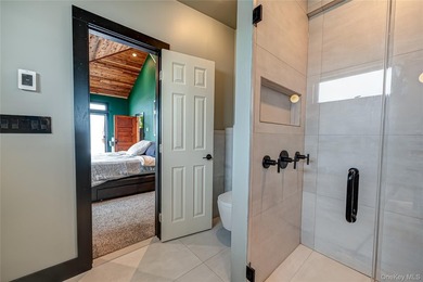 Welcome to 94 Savannah Walk, an exclusive waterfront retreat - photo 12