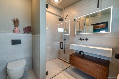 Welcome to 94 Savannah Walk, an exclusive waterfront retreat - photo 13