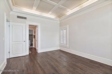 Gorgeous 3 bed/2 bath penthouse in the sought-after Sandcastle - photo 20