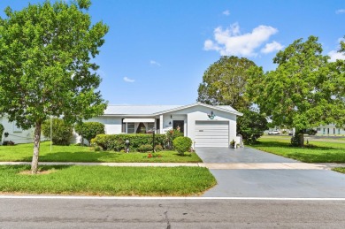Lake Home For Sale in Boynton Beach, Florida