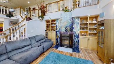 Magnificent custom home located right in town, thoughtfully - photo 3