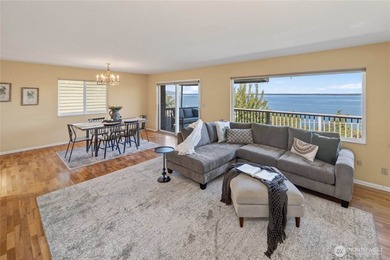 Perched on a quiet South Hill lane, this timeless Mid-Century - photo 5