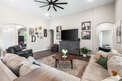 Golf Course Living at Its Finest -- 4BR/3BA on the Green in - photo 4