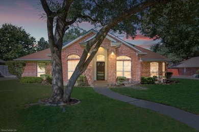 (private lake, pond, creek) Home Active Under Contract in Hewitt Texas