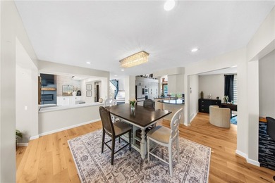 Welcome to 25 Country Wood Landing, where luxury, craftsmanship - photo 13