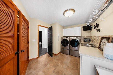 Welcome to 25 Country Wood Landing, where luxury, craftsmanship - photo 21