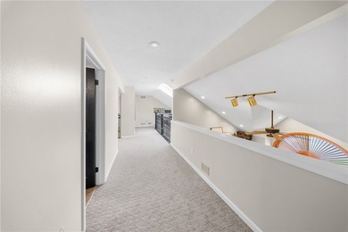 Welcome to 25 Country Wood Landing, where luxury, craftsmanship - photo 24