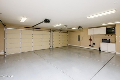 Completely remodeled luxury home tucked into a quiet cul-de-sac - photo 30