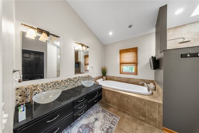 Welcome to 25 Country Wood Landing, where luxury, craftsmanship - photo 31