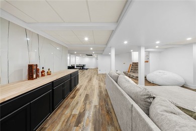 Welcome to 25 Country Wood Landing, where luxury, craftsmanship - photo 36