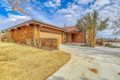 (private lake, pond, creek) Townhome/Townhouse For Sale in Oklahoma City Oklahoma