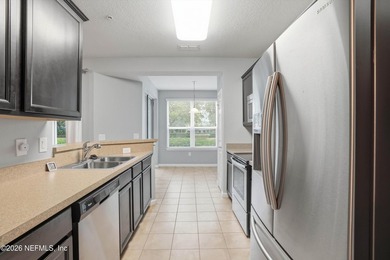 Brand NEW Carpet throughout!! This Wonderful 2 Bedroom PLUS - photo 16