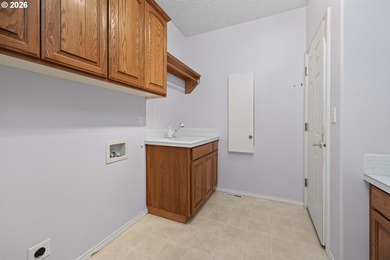 Quality Built Custom one-level home that backs to Kelly Creek - photo 16