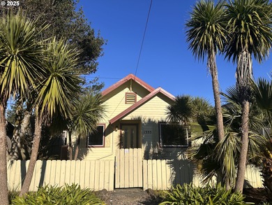 Siuslaw River Home For Sale in Florence Oregon