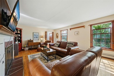 Location!! Location!! Large 5 bedroom Farm Ranch on private - photo 7