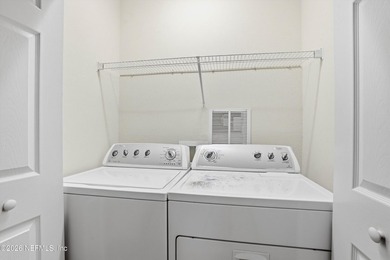 Brand NEW Carpet throughout!! This Wonderful 2 Bedroom PLUS - photo 28