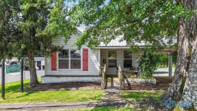 Lake Home For Sale in Guntersville, Alabama