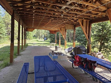 Remarkable property ready for you to camp, RV or build. 1.5 flat - photo 1