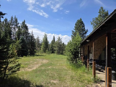 Remarkable property ready for you to camp, RV or build. 1.5 flat - photo 7