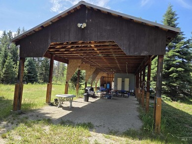 Remarkable property ready for you to camp, RV or build. 1.5 flat - photo 8