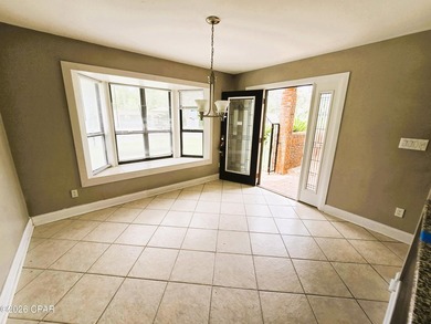 Here's a house with real room to stretch out and a whole lot of - photo 3