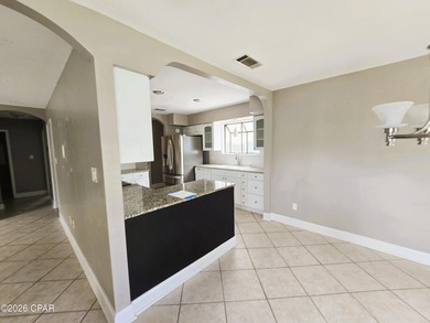 Here's a house with real room to stretch out and a whole lot of - photo 4